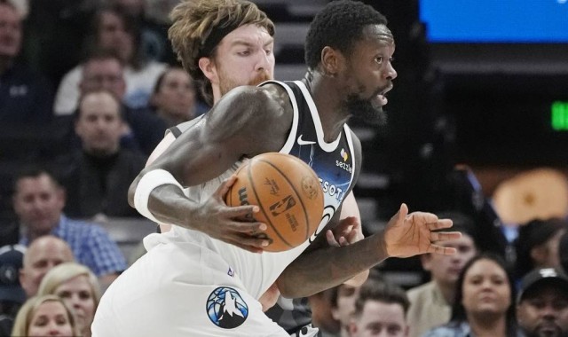 戈贝尔35+11兰德尔21分 森林狼主场大胜篮网