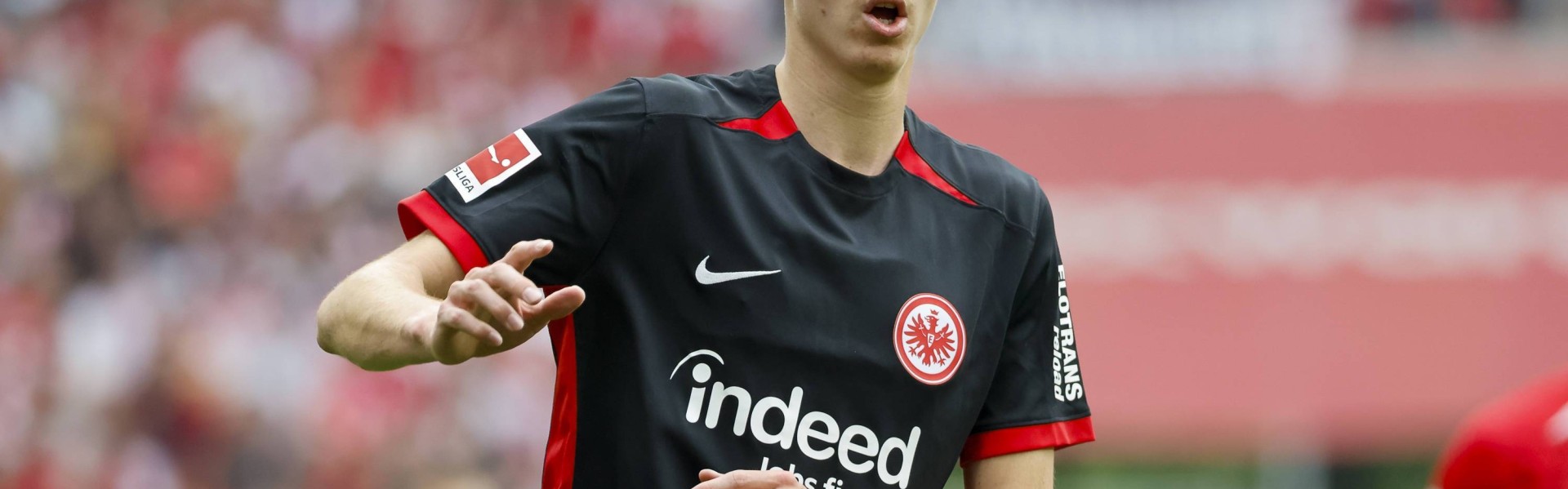 图片报：曼城、皇马和枪手有意法兰克福中场拉尔森，球员倾向留队