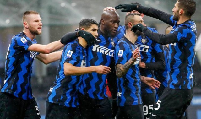 意甲赛事：AC 米兰主场出击捍卫名次，科莫客场挑战力求佳绩