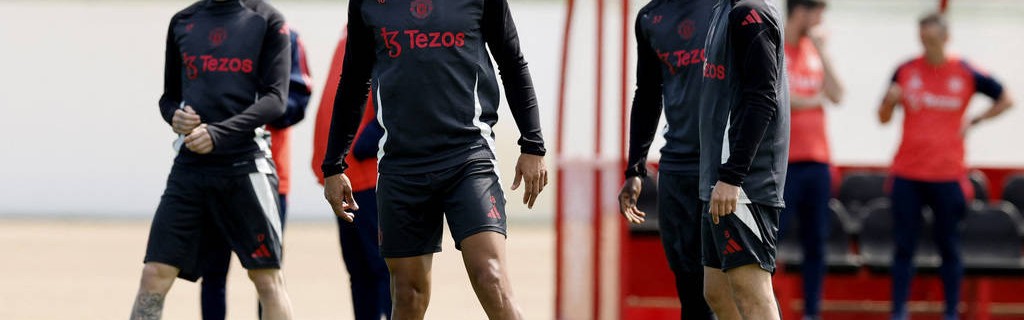 曼联铁卫马奎尔周薪高达19万英镑，他在英超的年薪是多少？