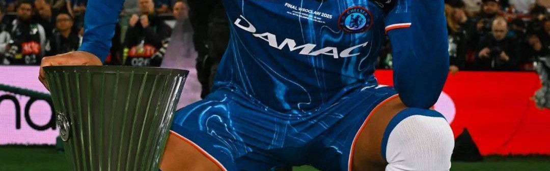 桑乔夺冠后官宣不回曼联，替补进球或改变命运！拥抱安慰哭泣的败将安东尼