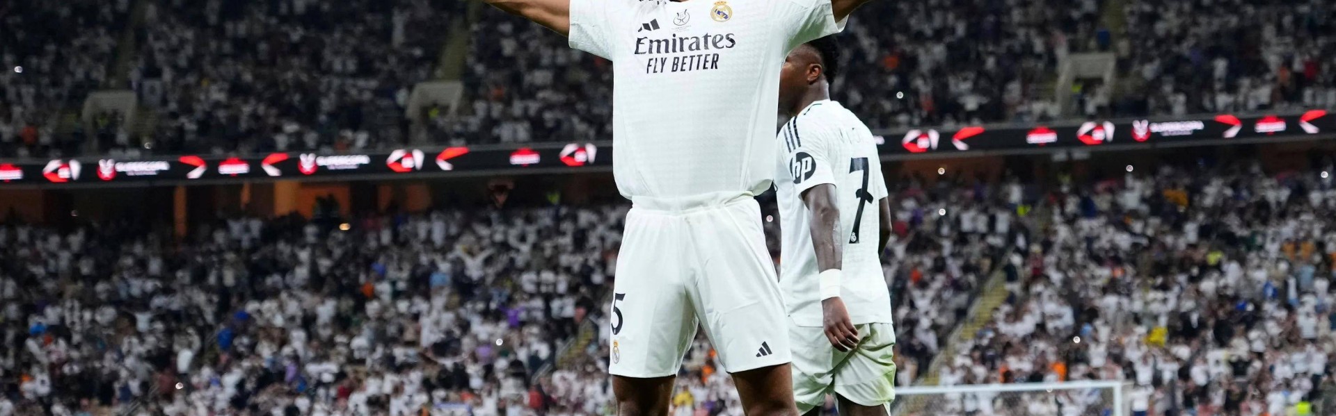 官宣！巴萨遭西甲制裁，皇马冲击123年纪录，反超巴萨卫冕在望