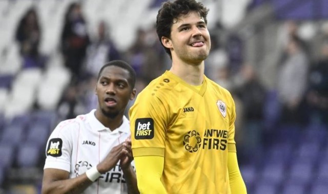 英媒：曼联正加紧推进安特卫普门将森纳-拉门斯的转会