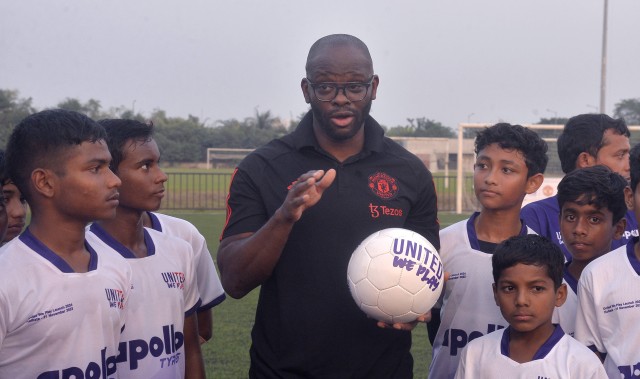 亿万富翁！前曼联前锋萨哈创业已坐拥50亿资产，帮助球员规划未来