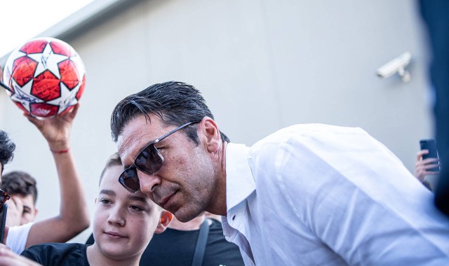 布冯谈当年欧冠染红：虽感到羞愧但我还会那么做&amp;不知道为何被罚