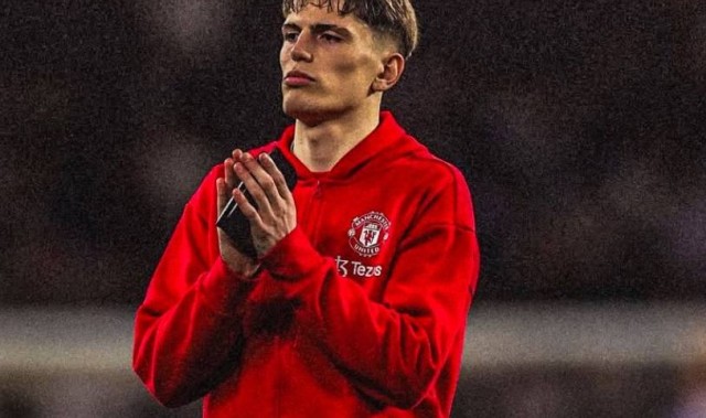 曼联更衣室没有秘密！英媒曝阿莫林对加纳乔放狠话：夏窗必须离队