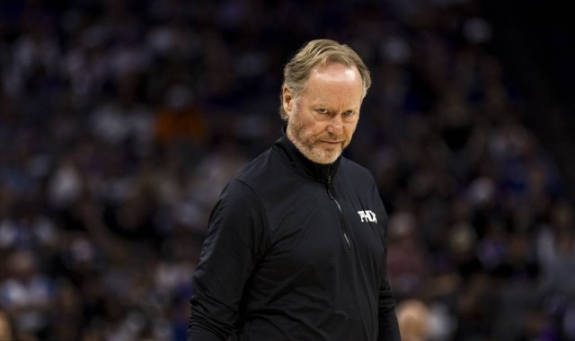 太阳解雇主帅布登霍尔泽 官方：本赛季表现未达预期